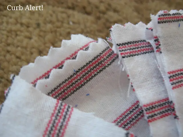 Curb Alert! Blog:  Patriotic Flip Flops {out of Fabric Scraps}