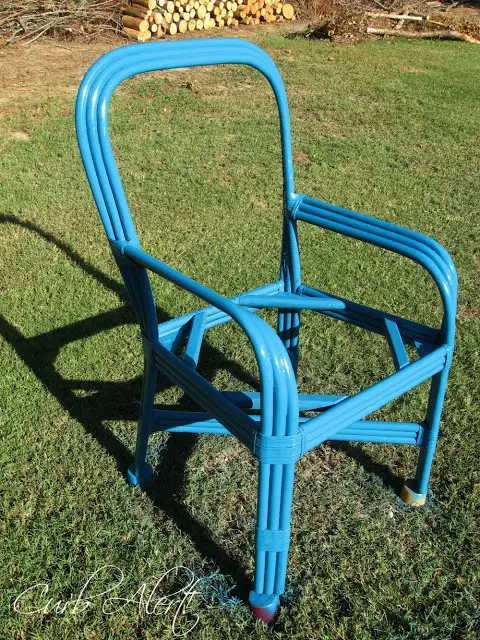 Reupholstery Tutorial: Updated Blue Wicker Chair via Curb Alert! http:tamicurbalert.blogspot.com