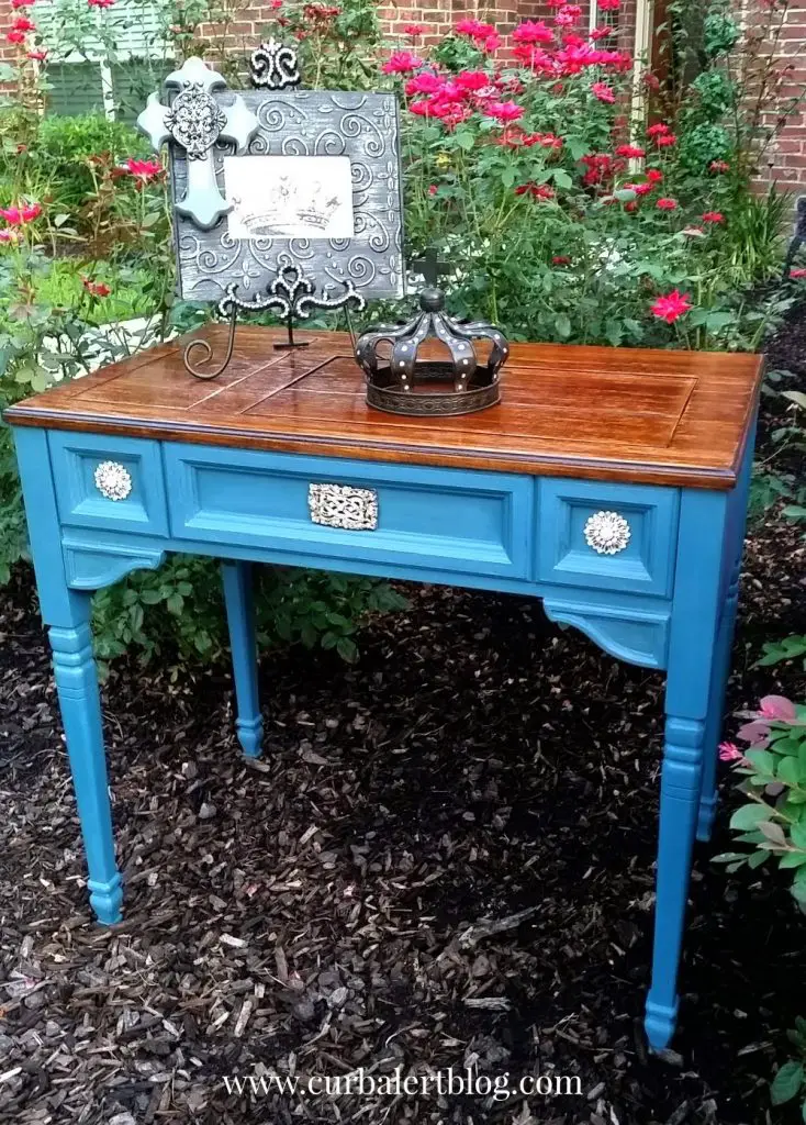 Sewing Desk in Annie Sloan Aubusson Blue via Curb Alert! www.curbalertblog.com