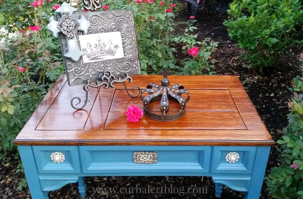 Sewing Desk in Annie Sloan Aubusson Blue via Curb Alert! www.curbalertblog.com