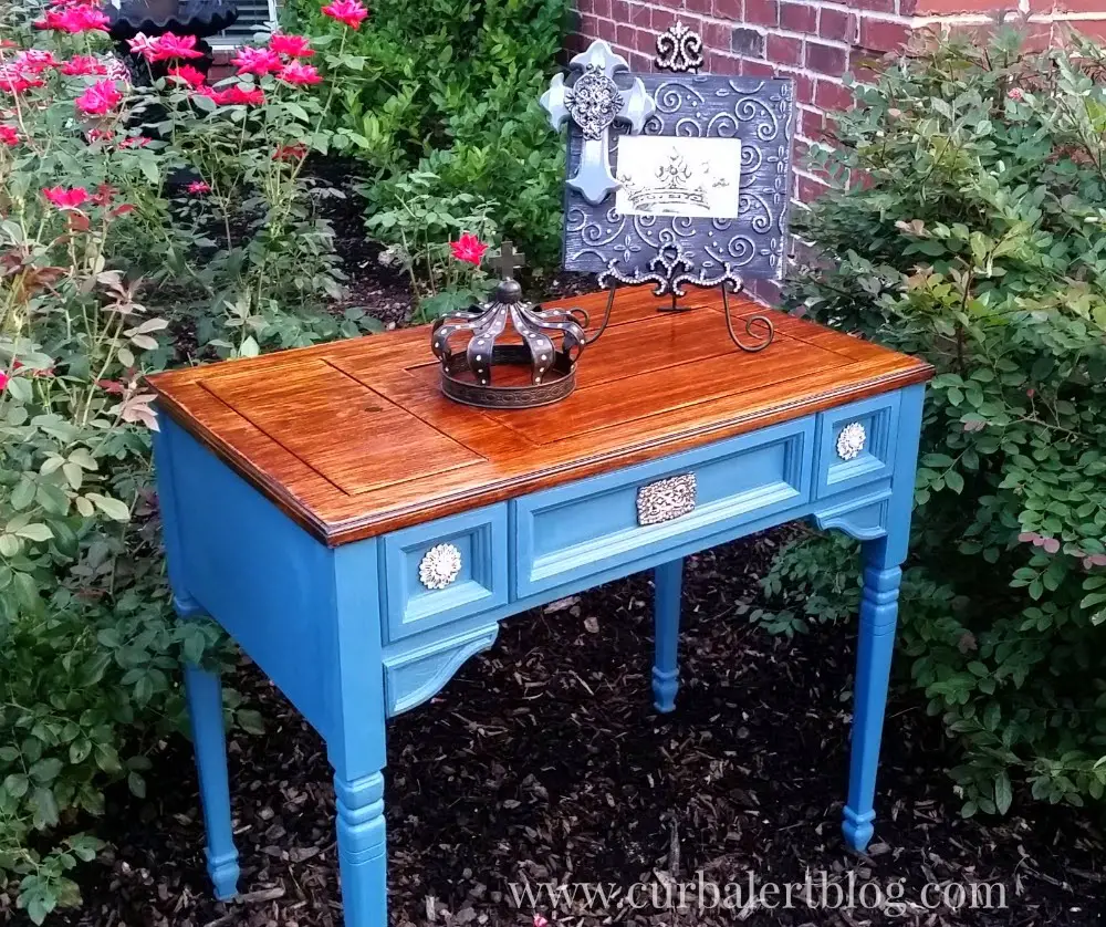 Sewing Desk in Annie Sloan Aubusson Blue via Curb Alert! www.curbalertblog.com