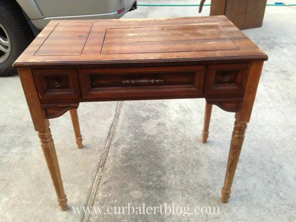 Sewing Desk in Annie Sloan Aubusson Blue via Curb Alert! www.curbalertblog.com