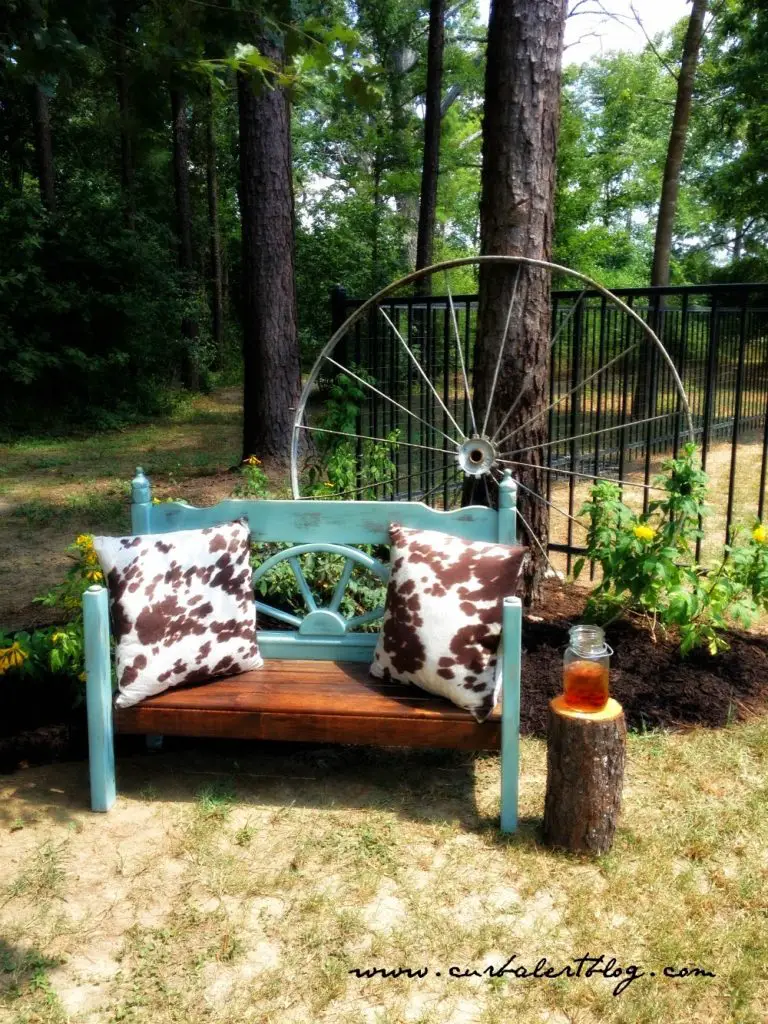Rustic Western Headboard Bench Makeover with Annie Sloan Chalk Paint and Minwax Stain via Curb Alert! http://www.curbalertblog.com