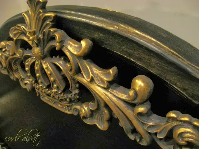 The Queen’s Bench {Headboard Bench}